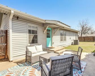 5 Mi to Belton Lake: Home w/ Large Yard! - Belton - Патіо