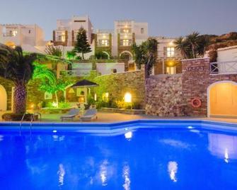 Hotel Katerina - Mylopotas - Pool