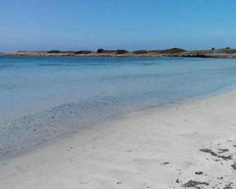 Budoni Mare, Parcheggio E Wifi Gratis - Budoni - Strand