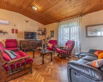 Apartment Lorencin Milka - Medulin - Wohnzimmer