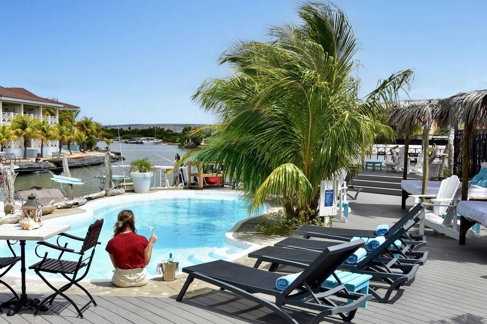 Ocean Breeze Boutique Hotel & Marina - קרלנדיק - בריכה