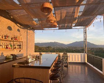 Pleiku Adventures Homestay & Tours - Pleiku - Bar
