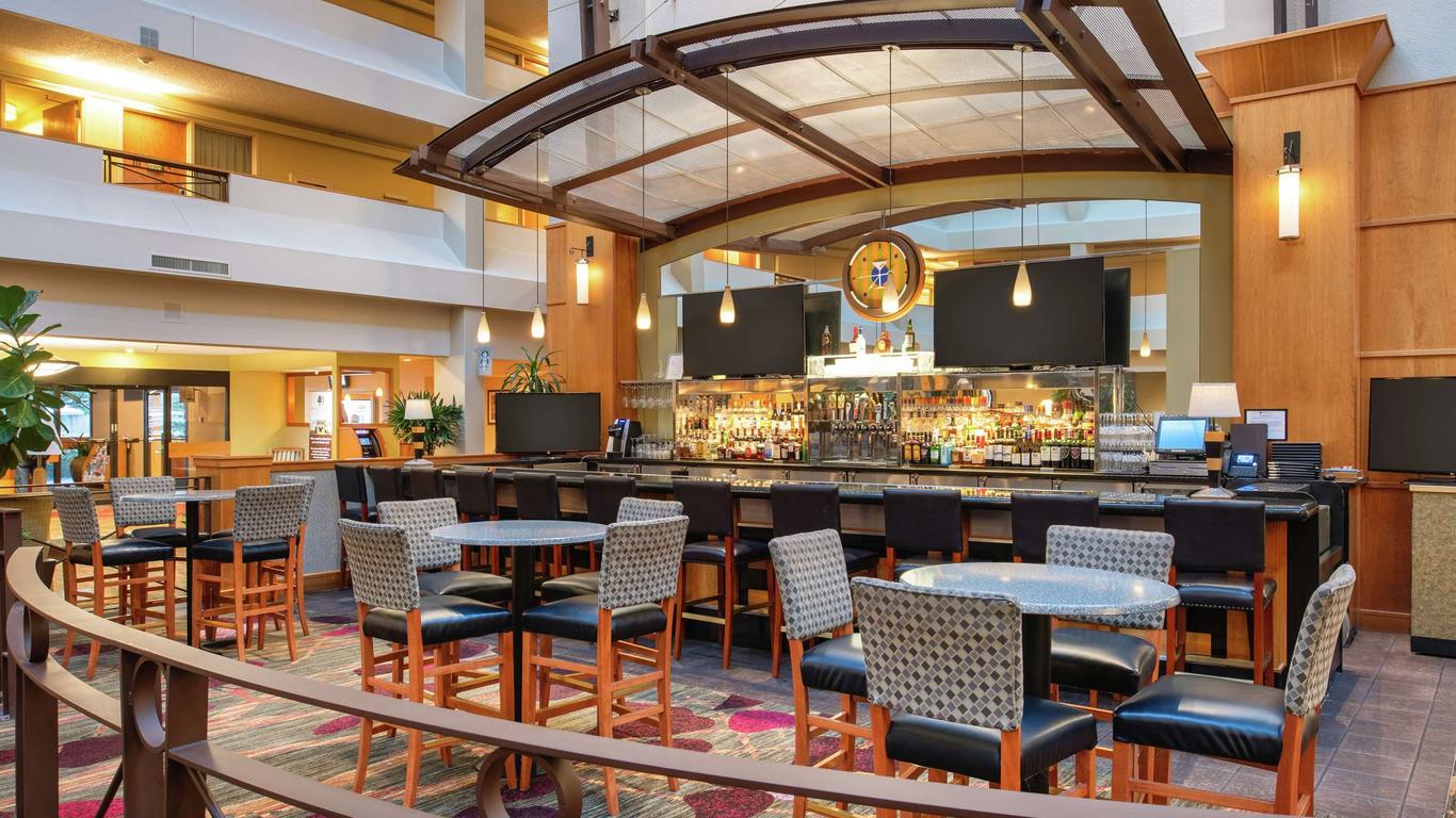 DoubleTree Suites by Hilton Seattle Airport/Southcenter