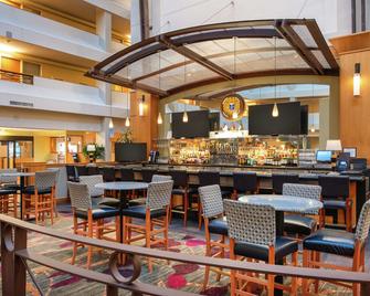 DoubleTree Suites by Hilton Seattle Airport - Southcenter - Tukwila - Restaurant
