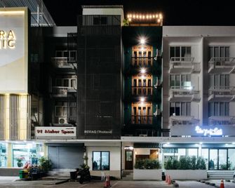 Wander Wonder Bangkok - Bangkok - Building