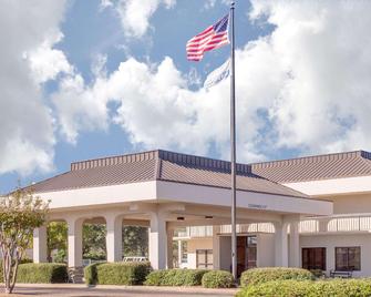 多森溫德姆戴斯飯店 - 多森 - 建築