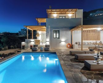 Eartha Horizon 3BR Villa with Private Pool and Panoramic Sea Sunset View - Naxos - Pool