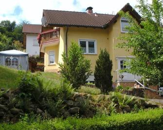 Ferienwohnung Wenz - Poppenhausen - Gebäude