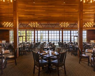 جرانت فيلدج - داخل الحديقة - Lake - مطعم