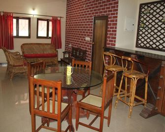 Urban Spice Service Apartment - Madurai - Dining room