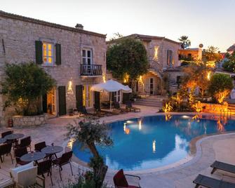 La Grenadine Hotel - Alacati - Pool
