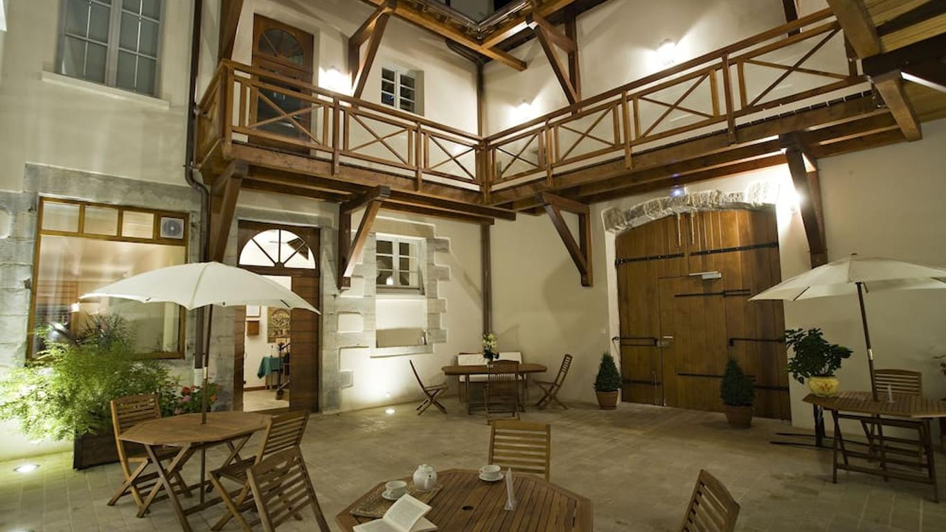 Appart Hotel Charles Sander
