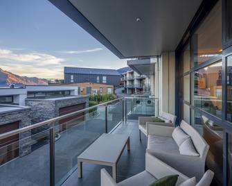 Panorama Terrace Apartments - Element Escapes - Queenstown - Balkong