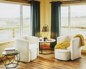 Country Chic, historic, 3-bedroom country house in Whitehall - Whitehall - Living room