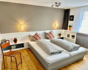 “Neustadt” apartment 2 - 5 min. to the lake - اوبرلينغين - غرفة نوم