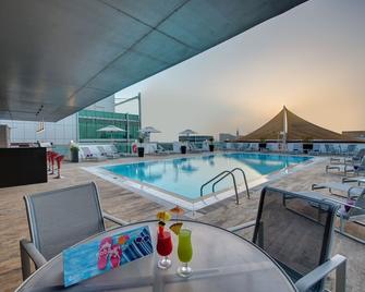 فندق رحاب روتانا - دبي - حوض السباحة
