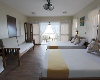 Palm Beach Resort - Laiya - Habitación
