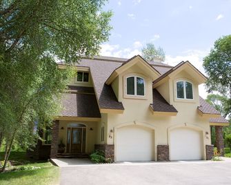 Beautiful Driggs Townhome with Views and Hot Tub - Driggs - Gebouw