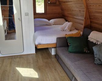 Cosy Pod by The Moor & Fishing - Cheriton Bishop - Camera da letto