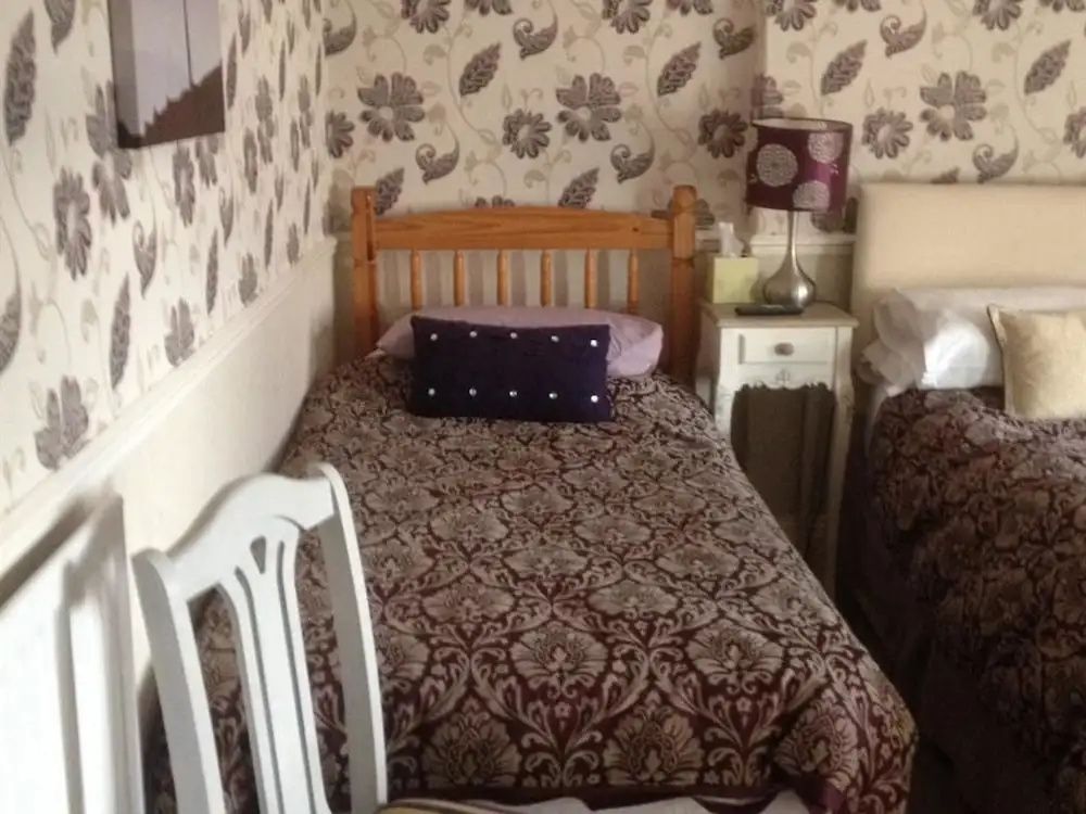 Tynedale Guest House - פנרית'