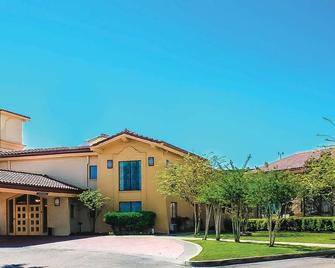 Days Inn by Wyndham Sulphur West - Sulphur - Bygning
