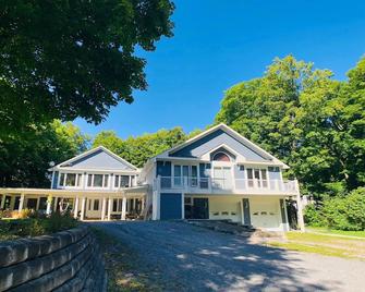 CITQ # 300664 Nature Escape guesthouse, in the heart of the Gatineau Park! - Chelsea - Edificio