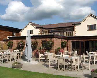 The Lowfield Inn - Welshpool - Building