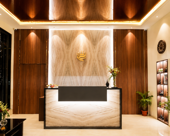Goroomgo Grand Resort Puri - A Luxurious Collections Sea View Room - פורי - דלפק קבלה