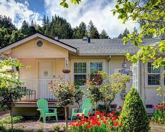 Completely private bedroom with ensuite bathroom for one person. - Calistoga - Patio