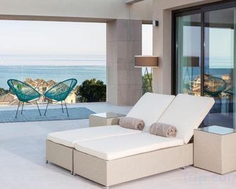 The Oasis by Don Carlos Resort - Adults Only - מרבלה - מרפסת