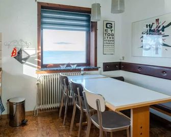 3 Bedroom Apartment / Great Sea View / Quiet - טורשאבן - חדר אוכל