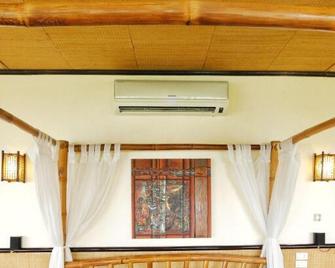 Noni's Resort - Batangas