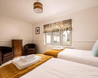 Courtyard Cottage 3, Riverside Cottage - Fort Augustus - Chambre