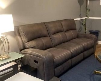 Small house: Charming 1-bedroom house with AC and WiFi in brilliant Hagerstown - Hagerstown - Huiskamer