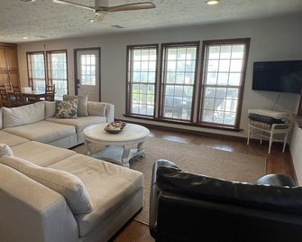 Five Queens - New Beach Access - Island Realty - Grand Isle - Sala de estar