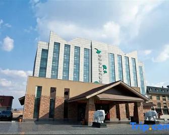 Dandong Pearl-lsland Golf Club - Dandong - Building