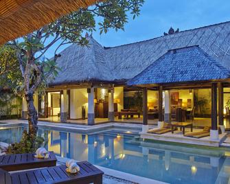 The Maya Seminyak Villas - Kuta - Bể bơi