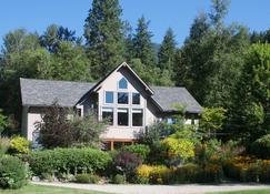 Windborne Bed & Breakfast - Castlegar - Gebouw