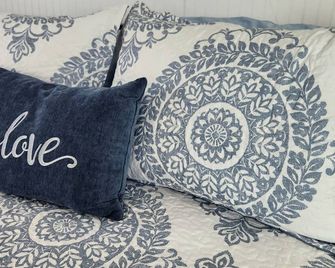 2br Gem: Modern Comfort & Style - Cheyenne