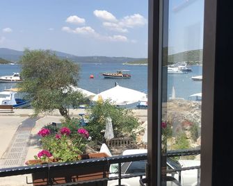 Silenos Boutique Hotel - Seferihisar - Balcón