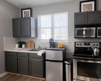 Clean & Quaint 1 BR Guest suite w/ private entrance in Winslow Township - Sicklerville - Cocina