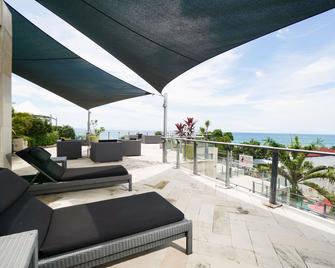 Furamaxclusive Ocean Beach Seminyak Bali - קוטה - מרפסת