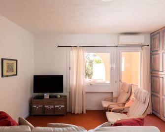 Casa Cerbiatta al Molo 2 by Wonderful Italy - Arzachena - Stue