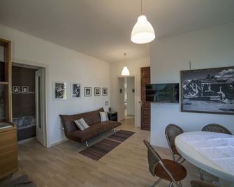 Ritratto sul Lago - Dormelletto - Essbereich