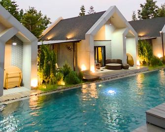 See Stars & Forest Resort - Sawang Daen Din - Pool