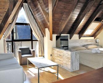 Aparthotel La Vall Blanca - Viella - סלון