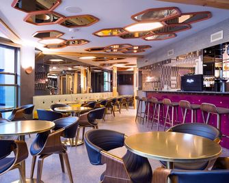 بانغيا بود هوتل - وستلر - بار