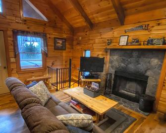 Mountain Paradise | 1 Bed, 2 Bath - Stanardsville - Sala de estar