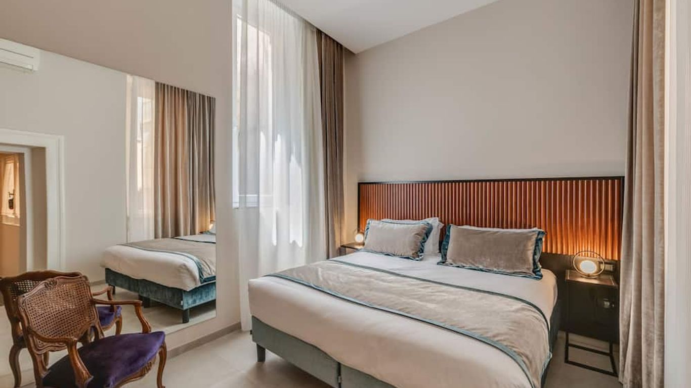 Navona Theatre Hotel