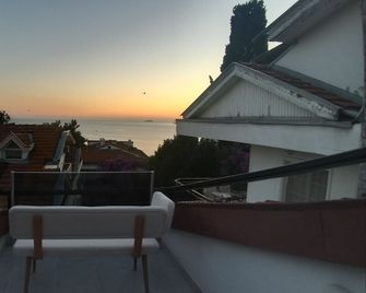 Görkemli Hotel - Büyükada - Balcony